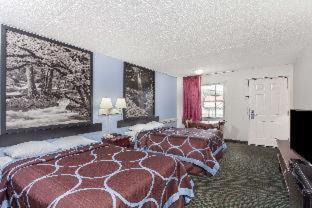Kingston Hotel | Super 8 by Wyndham Kingston
