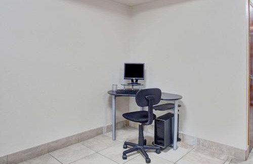Knoxville Hotel | Super 8 by Wyndham Knoxville East