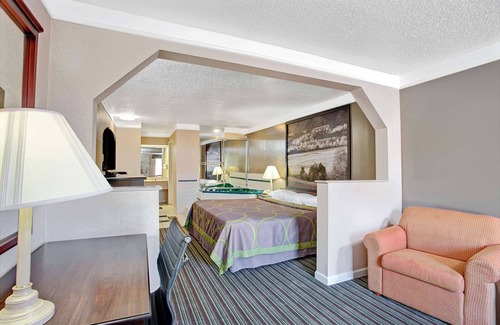 Knoxville Hotel | Super 8 by Wyndham Knoxville East