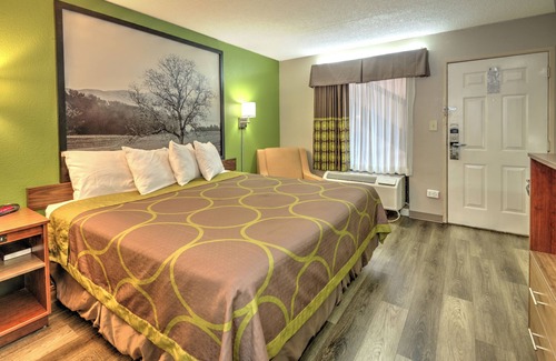 Farragut Hotel | Super 8 by Wyndham Knoxville West/Farragut