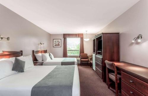 Winfield Hotel | Super 8 by Wyndham Lake Country/Winfield Area