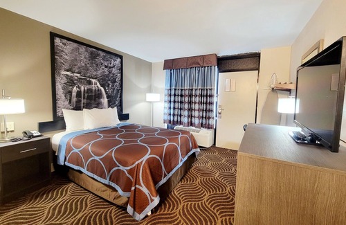 Marion Hotel | Super 8 by Wyndham Marion NC