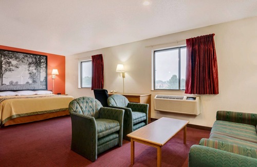 Martinsburg Hotel | Super 8 by Wyndham Martinsburg