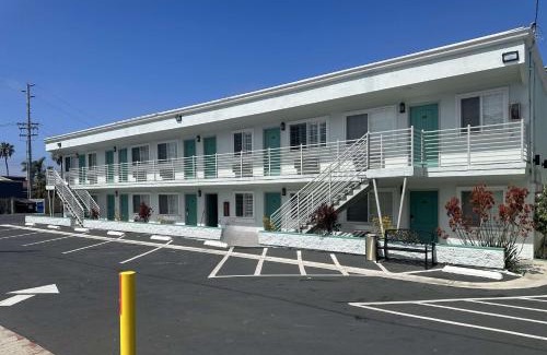 Townsite Hotel | Super 8 by Wyndham Oceanside Downtown