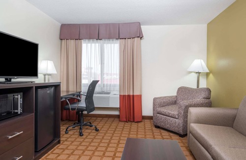 Rice Lake Hotel | Super 8 by Wyndham Rice Lake