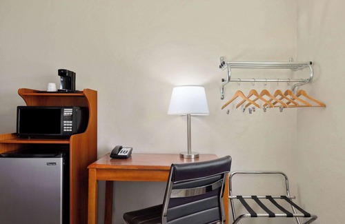 Roseburg Hotel | Super 8 by Wyndham Roseburg