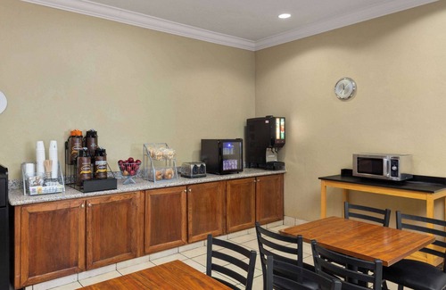 Roseburg Hotel | Super 8 by Wyndham Roseburg