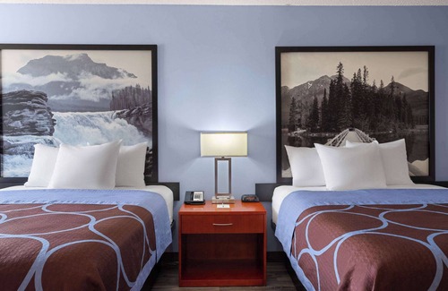 Sherwood Park Hotel | Super 8 by Wyndham Sherwood Park/Edmonton Area