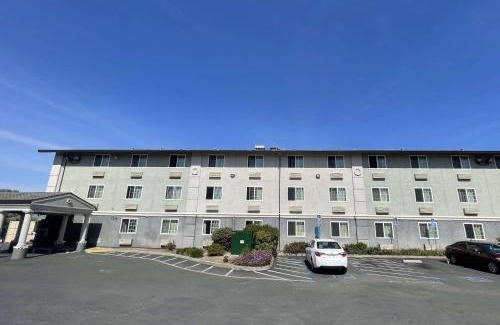 Parkway-South Sacramento Hotel | Super 8 by Wyndham Sacramento/Florin Rd