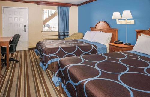 San Marcos Hotel | Super 8 by Wyndham San Marcos
