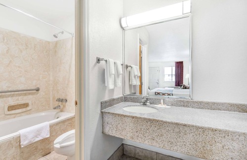 Santee Hotel | Super 8 by Wyndham Santee