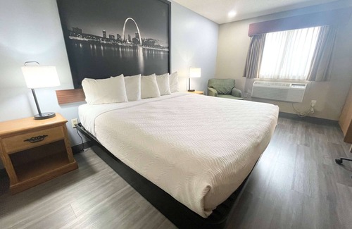 St. Clair Hotel | Super 8 by Wyndham St. Clair MO