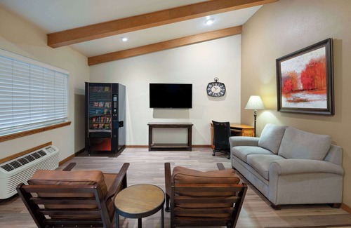 Susanville Hotel | Super 8 by Wyndham Susanville