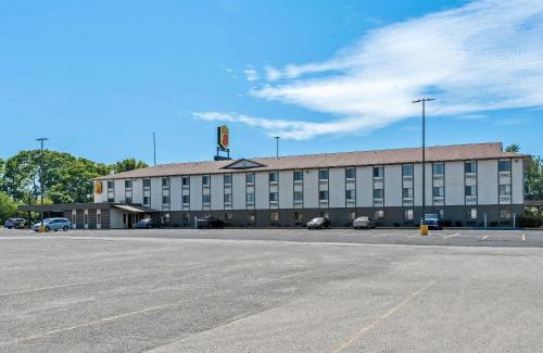 Terre Haute Hotel | Super 8 by Wyndham Terre Haute