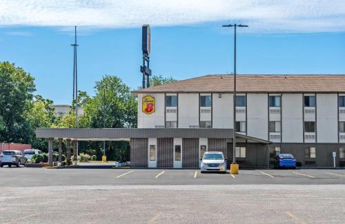 Terre Haute Hotel | Super 8 by Wyndham Terre Haute