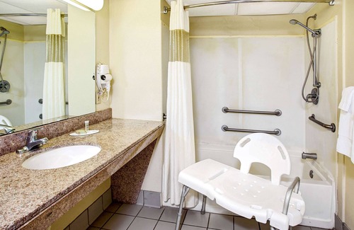 Walterboro - St. George Hotel | Super 8 by Wyndham Walterboro