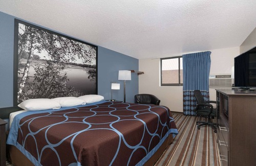 Willmar Hotel | Super 8 by Wyndham Willmar