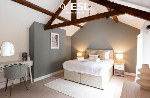 Shrewsbury House | Super Central - Quiet - 2 Bedroom Cottage