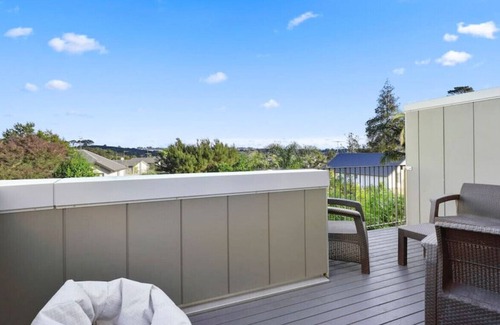 Albany House | Super Chic Apt nr Albany Mall | Carpark & Fibre