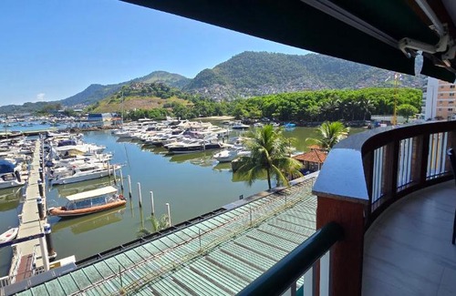 Marinas Apartment | SUPER FLAT 180 graus em Angra dos Reis , Frente Mar na Marina Piratas com estacionamento gratuito