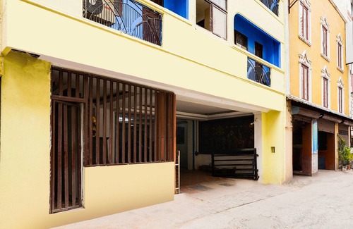 Periamet House | Super Hotel O Park Town Near Nehru Stadium