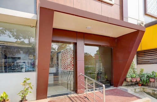 Chennai House | Super Hotel O Perungalathur