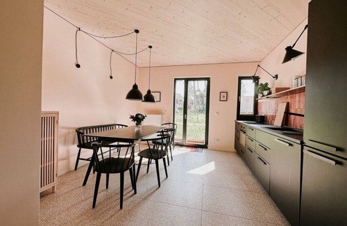 Postheim House | Super nice holiday home by the lake
