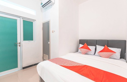 Jakarta Hotel | Super OYO 2223 J&b Room Utan Kayu