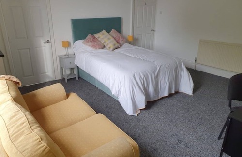 Huddersfield Bed & Breakfast | Super Sized Family Room +ensuite
