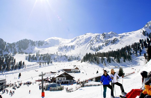 Cortina d'Ampezzo Historic Centre Apartment | Super Suite! Hotel Alaska in the center of Cortina