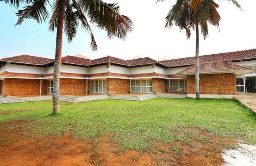 North Paravur Hotel | Super Townhouse Island Inn