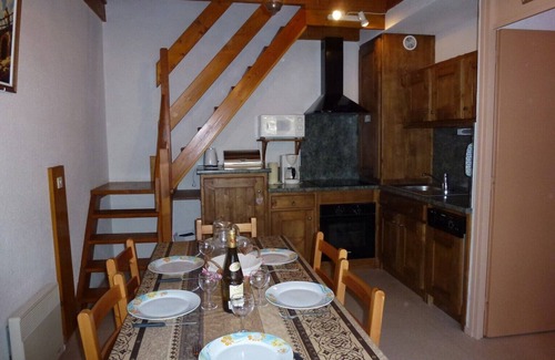 Lanslevillard Apartment | Superb 2 room apartment (1 bedroom) + mezzanine . at the foot of the slopes!