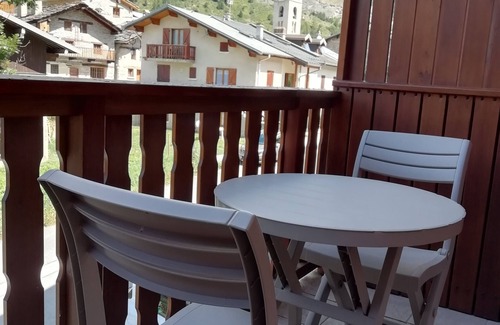 Lanslevillard Apartment | Superb 2 room apartment (1 bedroom) + mezzanine . at the foot of the slopes!