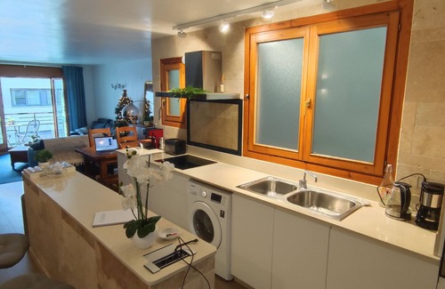 Les Escaldes Apartment | Superb 3-bedroom apartment with WiFi in Andorra la Vella, ski, Caldea