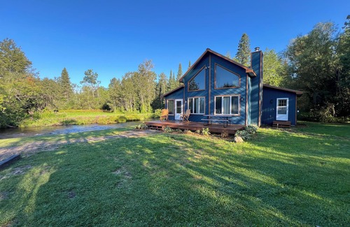 Wolverine House | Superb 3-bedroom house in Wolverine on the sturgeon river