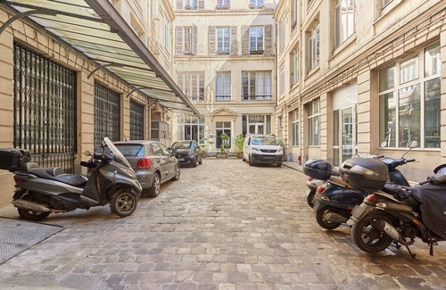 Quartier du Mail Apartment | Superb Apartment 2 Bedrooms Centrer of Paris by Studio Prestige