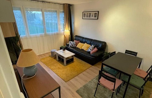 Ris Orangis Apartment | Superb apartment with free parking