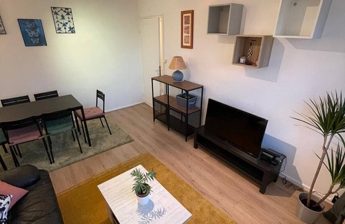Ris Orangis Apartment | Superb apartment with free parking