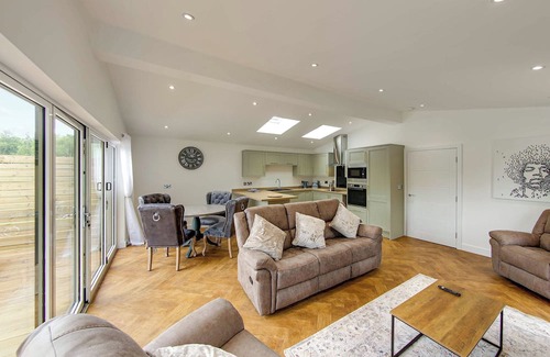 Laceby Ski Chalet | Superb bespoke lodge with two bedrooms sleeping up to four people.