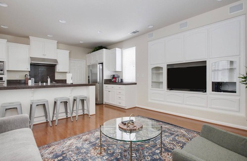 Dublin House | Superb Dublin 4BR w/2-Car Garage, nr Trails & Park, by Blueground