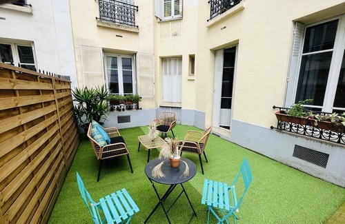 Grenelle Apartment | Superb Eiffel Tower Terrace Apartment