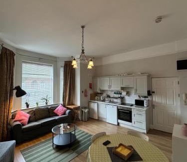 Ballsbridge Apartment | Superb Location 3 MIN TO RDS, AVIVA, D4 2 BED APARTMENT