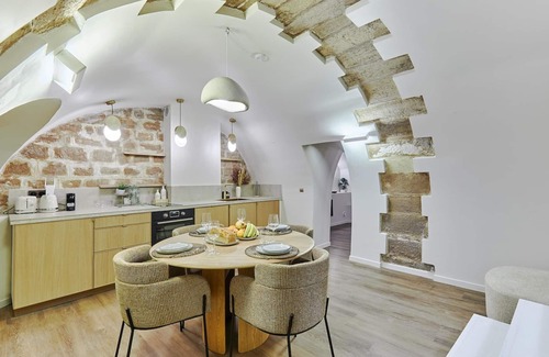 3rd Arrondissement Apartment | Superb New Apartement Le Marais Place des Vosges