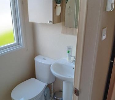 New Quay Ski Chalet | Superb position 2 bedroom Caravan Newquay Wales