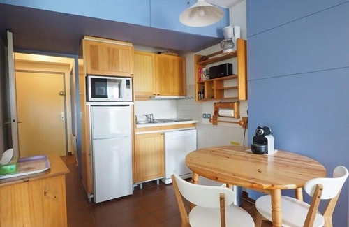 Le Grau-Du-Roi Apartment | Superb, Sleeps 5 in cabin, Parking, 100 m Beach