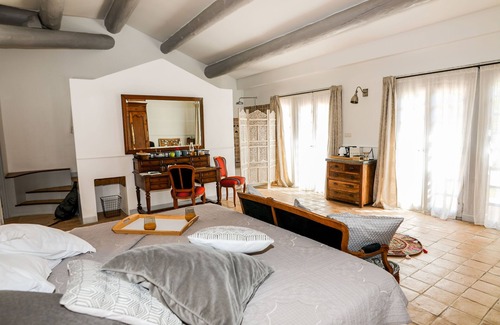 Paluds de Noves House | Superb suite in a villa with private pool - by feelluxuryholidays