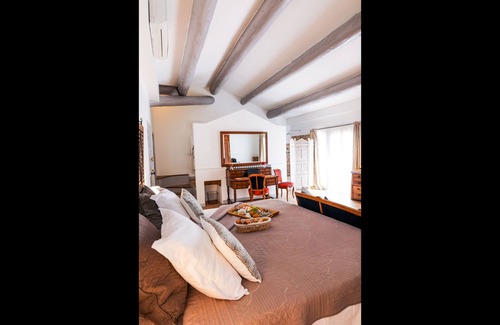 Paluds de Noves House | Superb suite in a villa with private pool - by feelluxuryholidays