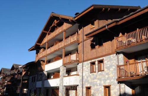 Samoens Apartment | Superbe appartement 48m² avec terrasse, centre village, parking, proche ski-bus, non-fumeur - FR-1-624-46