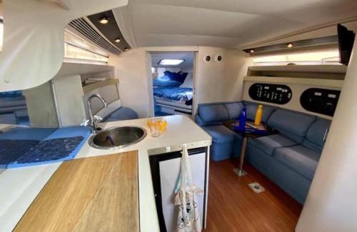 Gruissan Boat Rental | Superbe bateau à Gruissan