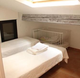 Le Beausset Villa | Superbe villa Calista classée 5 Etoiles pour 10 personnes avec piscine vue mer, proche des plages et du Circuit du Castellet Paul Ricard